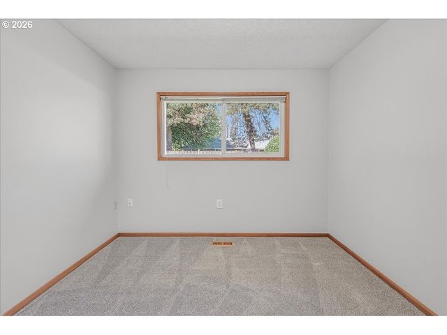 51913 Se WOODMERE Ct, Scappoose, OR 97056