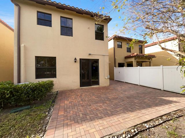 4879 NW 55th Place, Fort Lauderdale, FL 33319