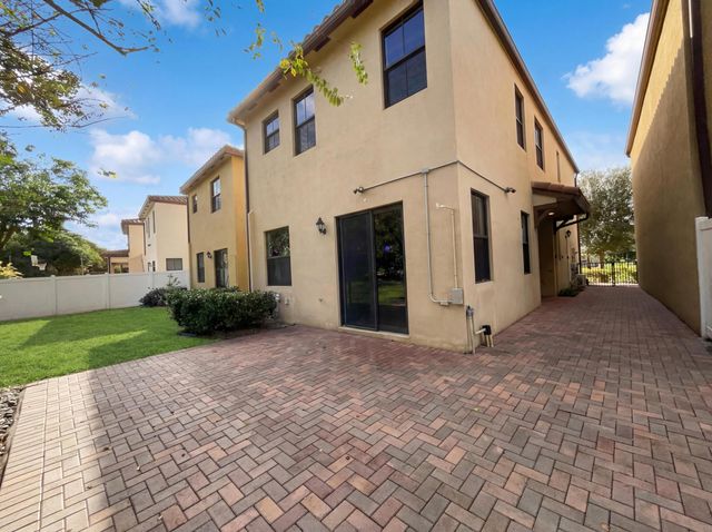 4879 NW 55th Place, Fort Lauderdale, FL 33319