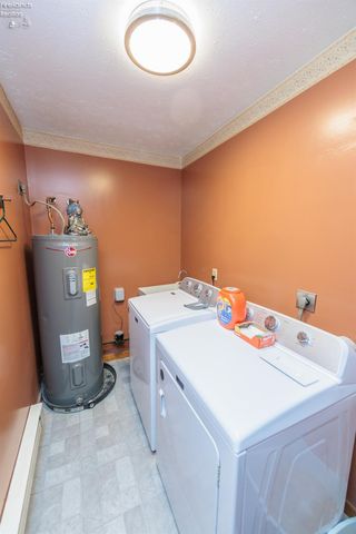 W 2704 39th, Lorain, OH 44053