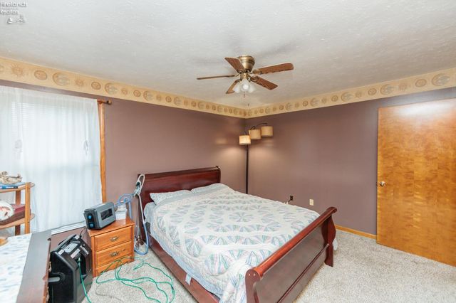 W 2704 39th, Lorain, OH 44053