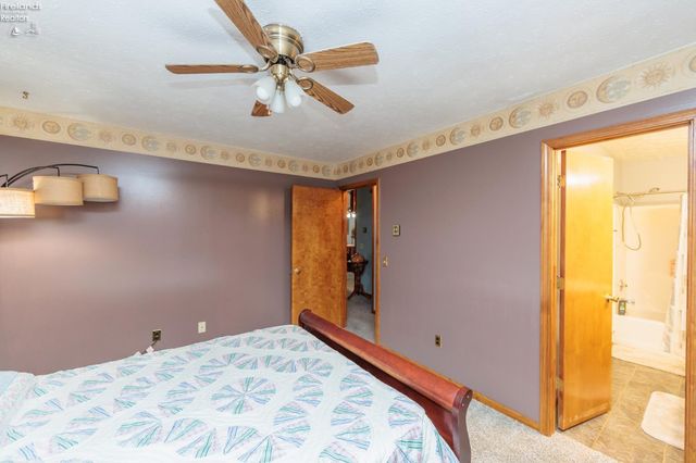 W 2704 39th, Lorain, OH 44053
