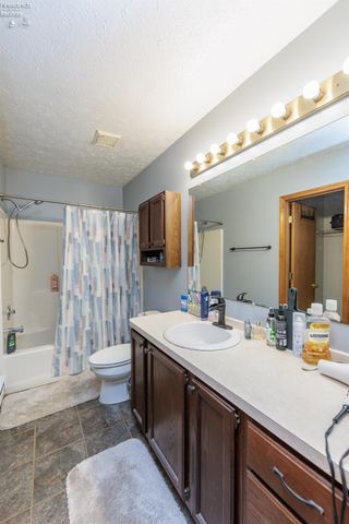 W 2704 39th, Lorain, OH 44053