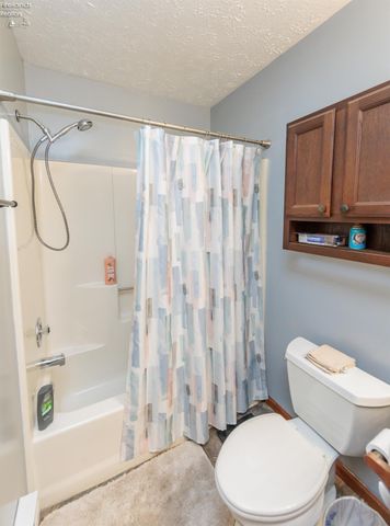 W 2704 39th, Lorain, OH 44053
