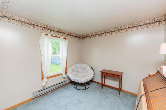 W 2704 39th, Lorain, OH 44053