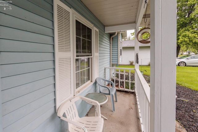 W 2704 39th, Lorain, OH 44053