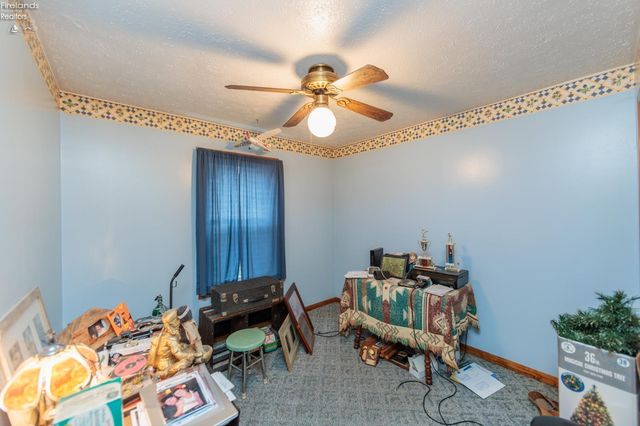 W 2704 39th, Lorain, OH 44053