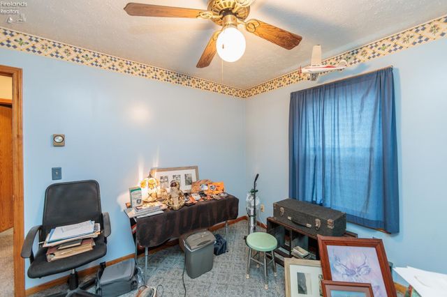 W 2704 39th, Lorain, OH 44053