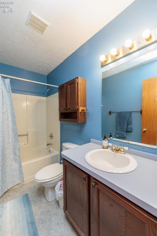 W 2704 39th, Lorain, OH 44053