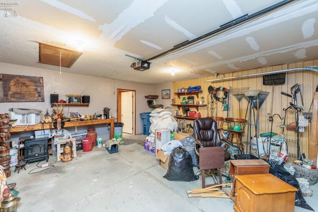 W 2704 39th, Lorain, OH 44053
