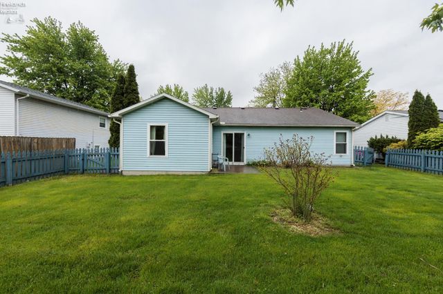 W 2704 39th, Lorain, OH 44053