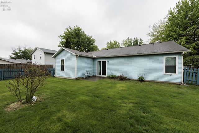 W 2704 39th, Lorain, OH 44053