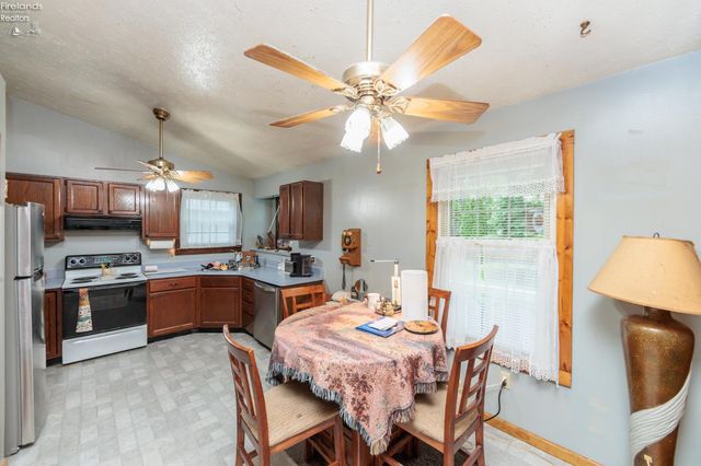 W 2704 39th, Lorain, OH 44053