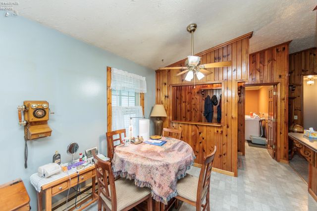 W 2704 39th, Lorain, OH 44053