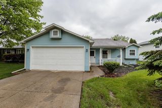 W 2704 39th, Lorain, OH 44053