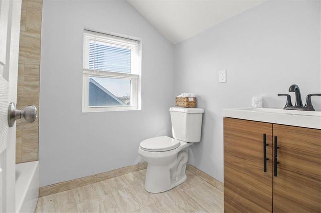 2104 E 24th Terrace, Kansas City, MO 64127