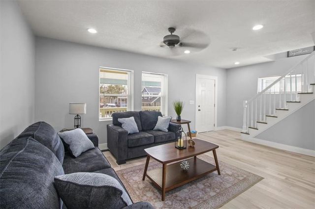 2104 E 24th Terrace, Kansas City, MO 64127