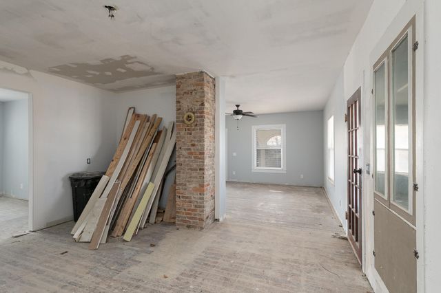 259 E Jefferson Street, Marshfield, MO 65706