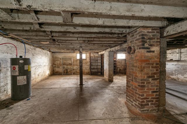 259 E Jefferson Street, Marshfield, MO 65706