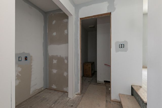 259 E Jefferson Street, Marshfield, MO 65706