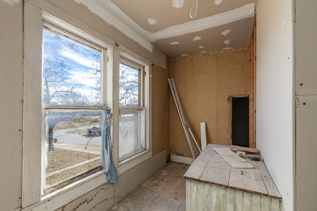 259 E Jefferson Street, Marshfield, MO 65706