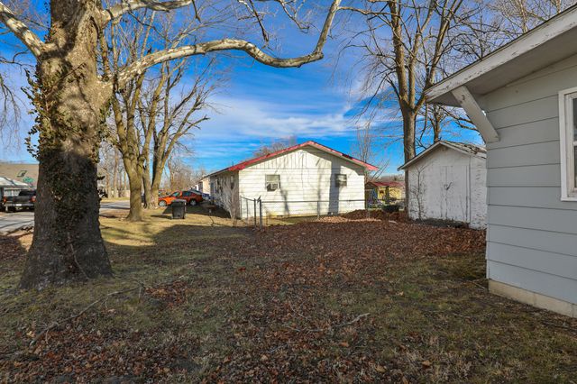 259 E Jefferson Street, Marshfield, MO 65706