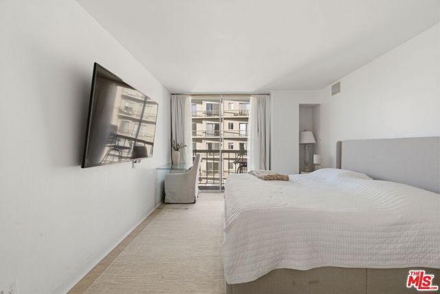 10751 Wilshire Boulevard 1206, Los Angeles, CA 90024