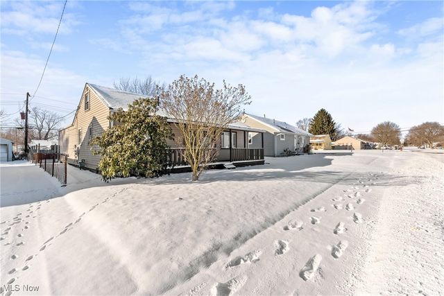 2103 Bollinger Avenue NE, Canton, OH 44705