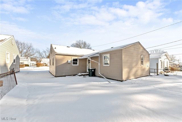 2103 Bollinger Avenue NE, Canton, OH 44705