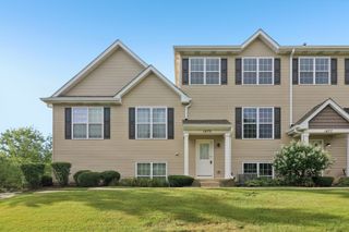 1475 W Sedgewood Court, Round Lake, IL 60073