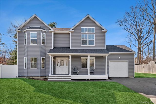 164 Chestnut Street, Mount Sinai, NY 11766