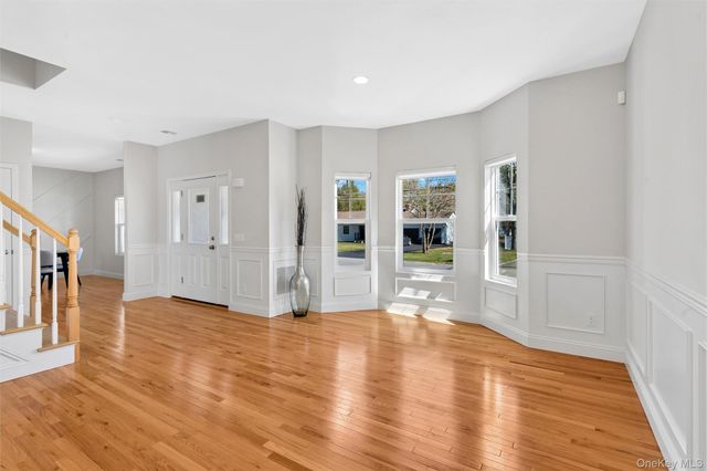 164 Chestnut Street, Mount Sinai, NY 11766