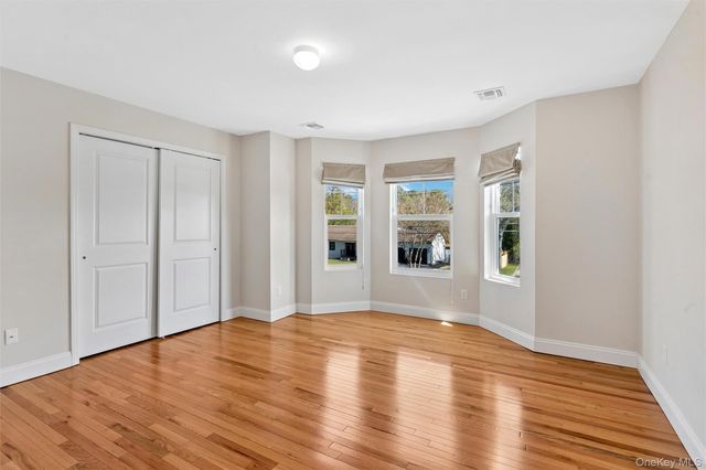 164 Chestnut Street, Mount Sinai, NY 11766