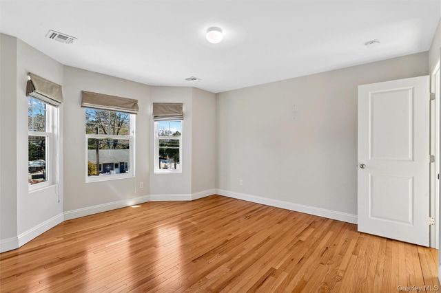 164 Chestnut Street, Mount Sinai, NY 11766