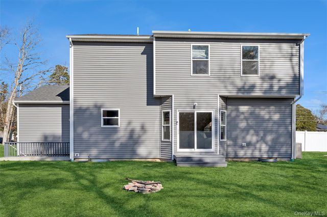 164 Chestnut Street, Mount Sinai, NY 11766