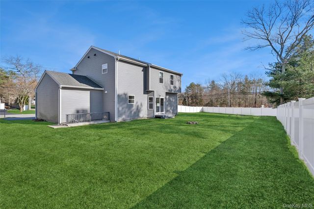 164 Chestnut Street, Mount Sinai, NY 11766