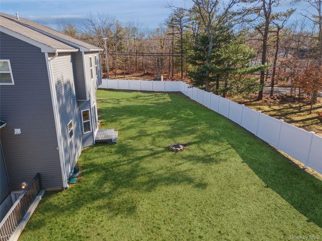 164 Chestnut Street, Mount Sinai, NY 11766