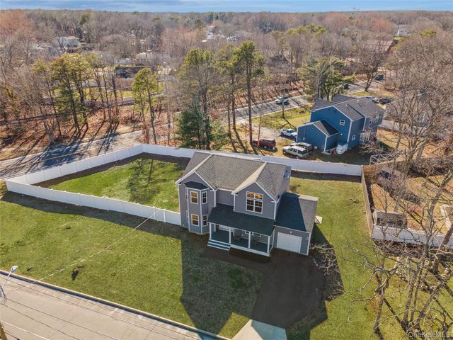 164 Chestnut Street, Mount Sinai, NY 11766