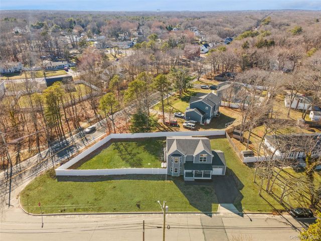 164 Chestnut Street, Mount Sinai, NY 11766