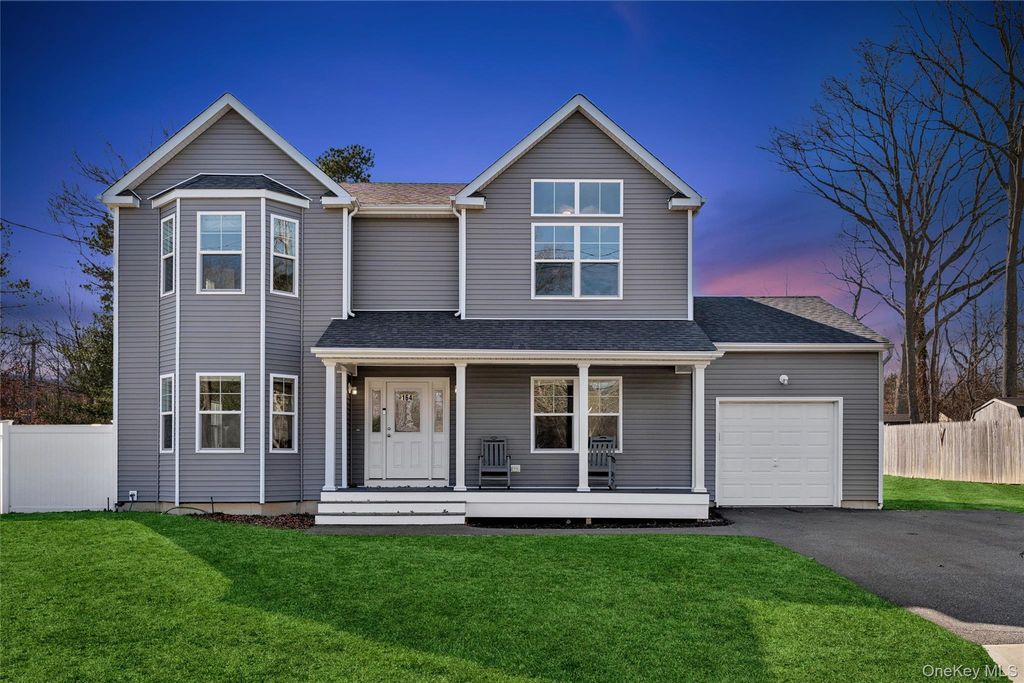 164 Chestnut Street, Mount Sinai, NY 11766