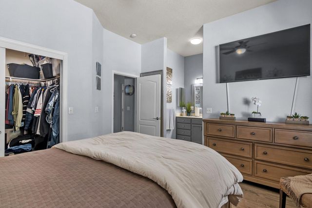 136 Woods Creek Dr, Oakdale, CA 95361