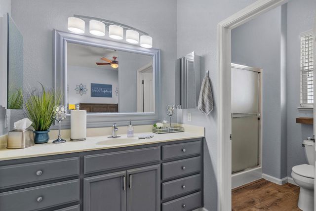 136 Woods Creek Dr, Oakdale, CA 95361