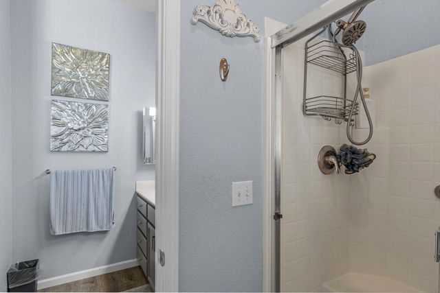 136 Woods Creek Dr, Oakdale, CA 95361