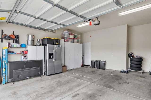 136 Woods Creek Dr, Oakdale, CA 95361