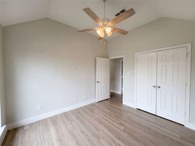 815 Ramblewood Drive, Lewisville, TX 75067