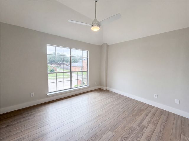 815 Ramblewood Drive, Lewisville, TX 75067