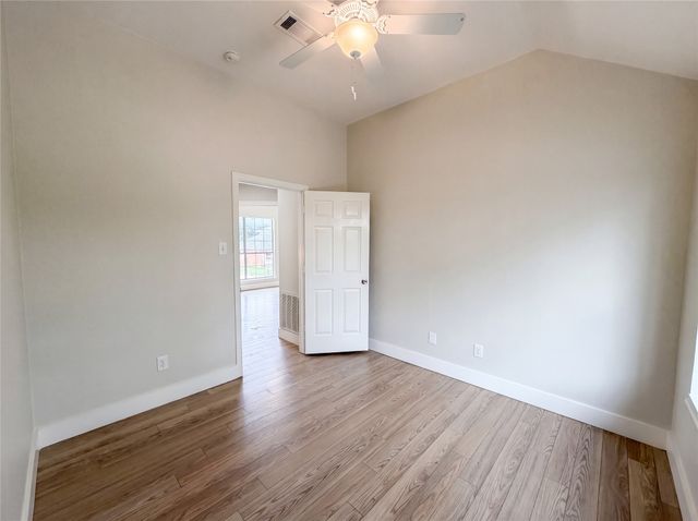 815 Ramblewood Drive, Lewisville, TX 75067