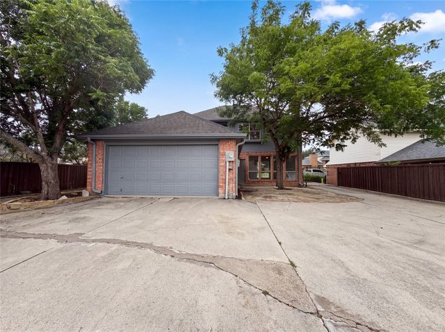 815 Ramblewood Drive, Lewisville, TX 75067