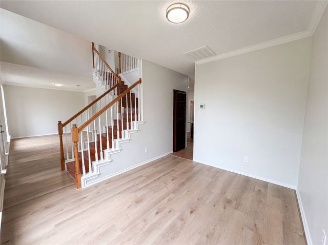 815 Ramblewood Drive, Lewisville, TX 75067