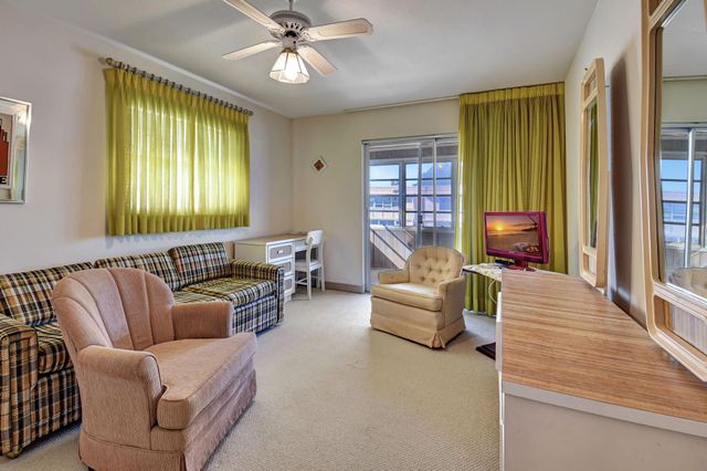 325 Saxony G, Delray Beach, FL 33446